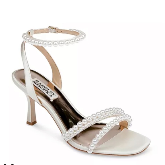 Badgley Mischka 'Felixa' Pearl Heels - Women's 8.5